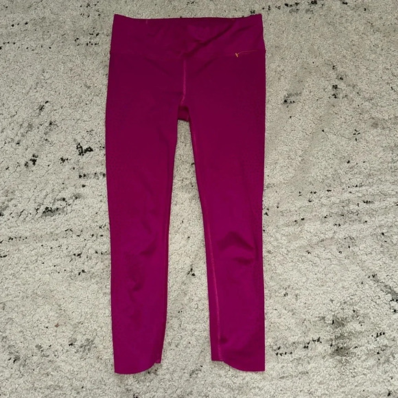 Athleta Pants - Athleta Velocity Leggings Womens XS Pink Laser Cut Mid Rise Cropped EUC